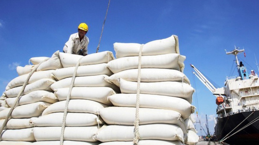 Vietnam imports Cambodian rice with preferential tax on offer